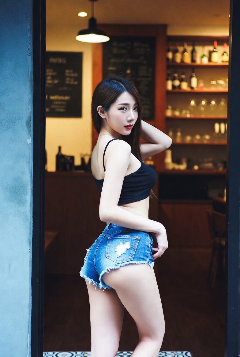 [The owner of the cafe has left (with video)]